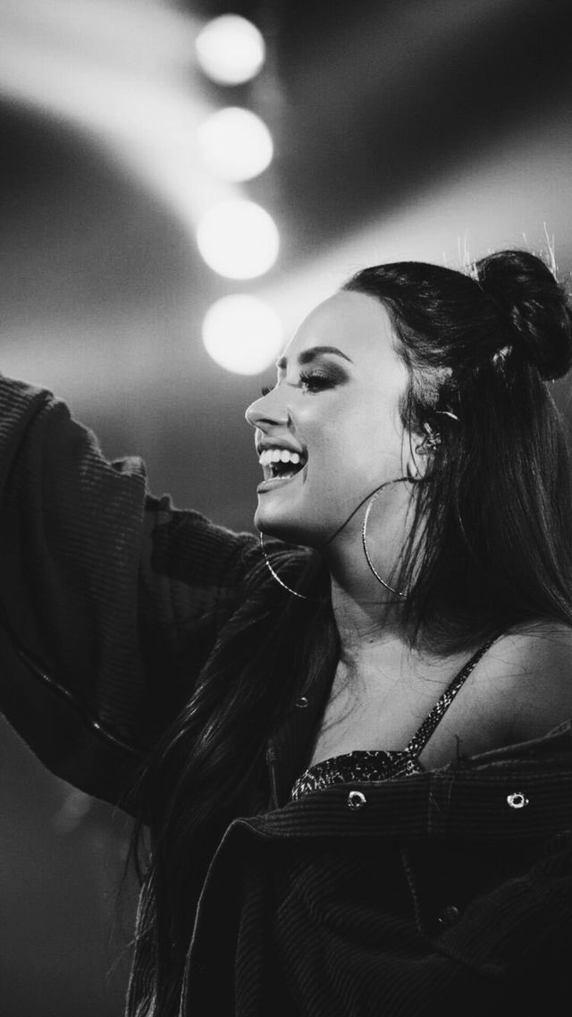 Demi Lovato Wiki, Biography, Family, Education, Career, Achievements, Boyfriend, Social Life and Facts