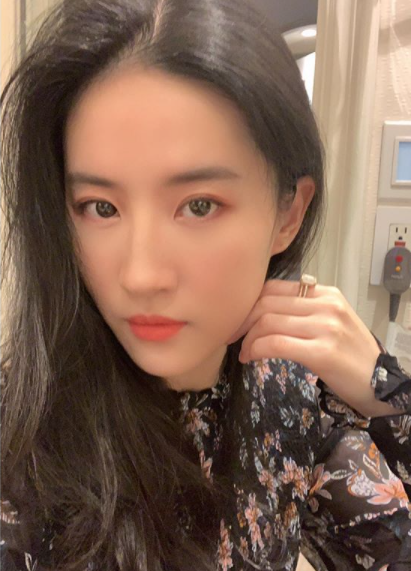 Liu Yifei Bio, Career, Age, Height, Net Worth, Facts, Dating, and Wiki