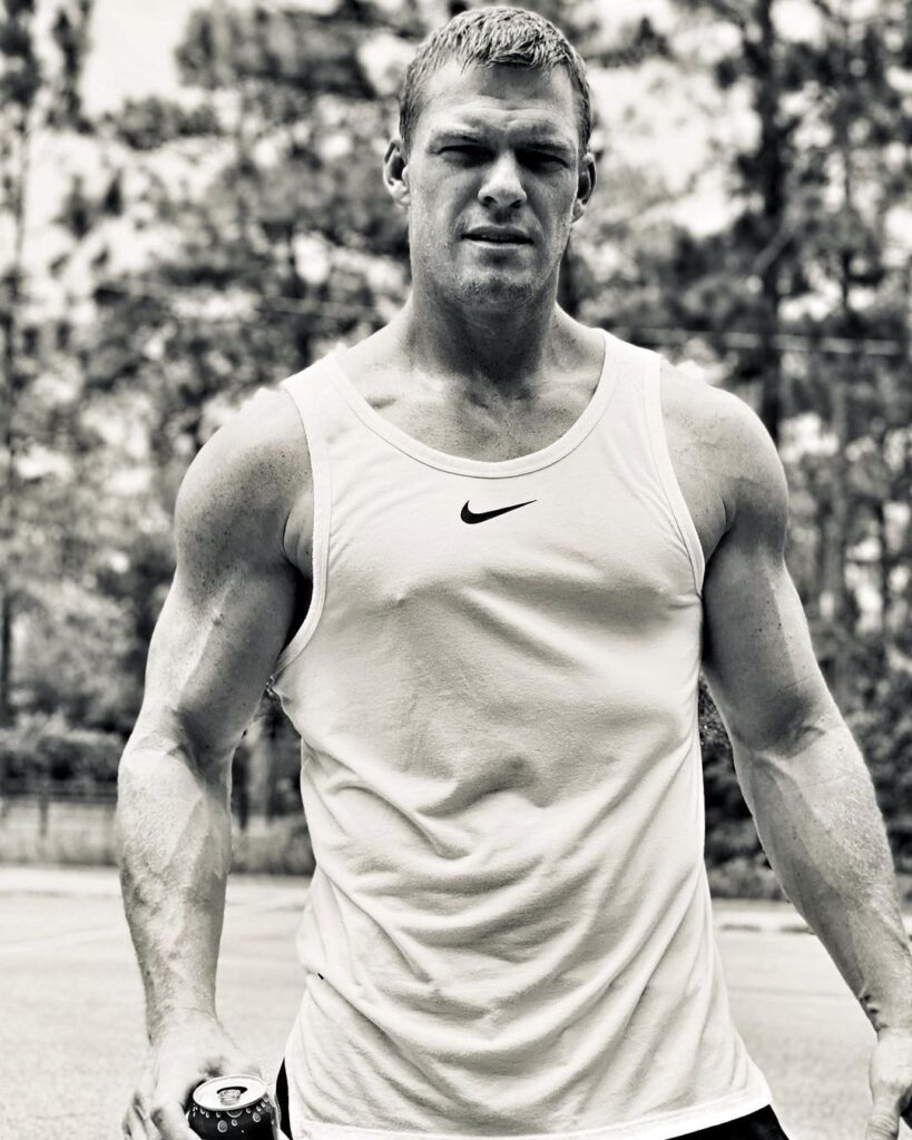 Alan Ritchson Bio, Wiki, Age, Family, Career, Net Worth, and Social Media